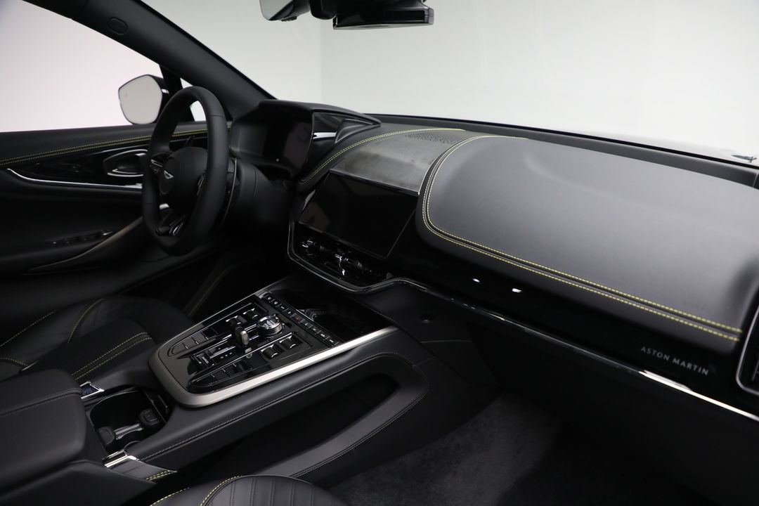2026 Aston Martin DBX