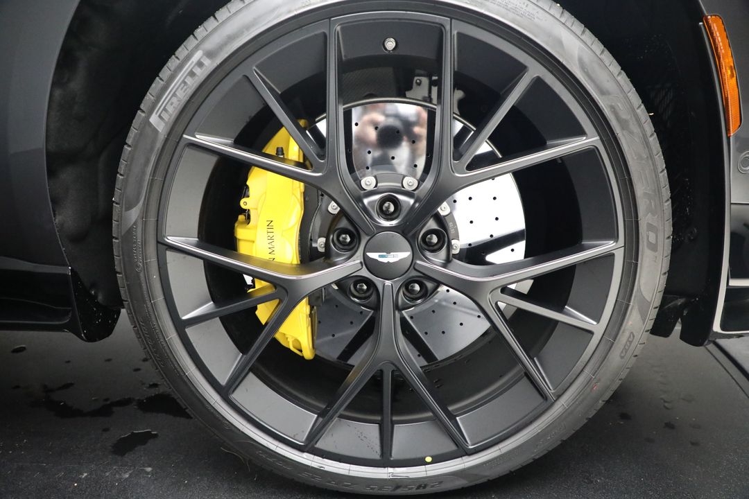 2026 Aston Martin DBX