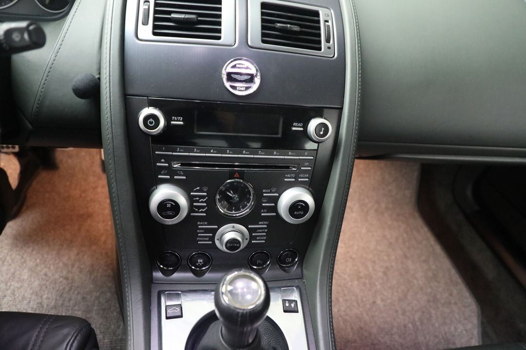 2011 Aston Martin V12 Vantage