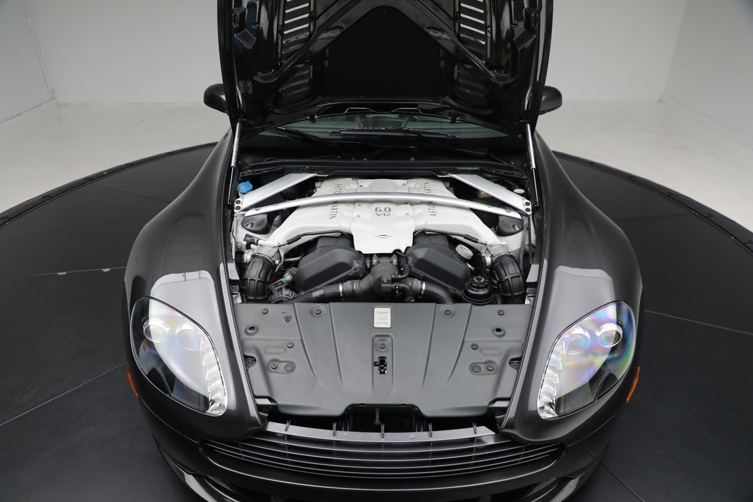 2011 Aston Martin V12 Vantage