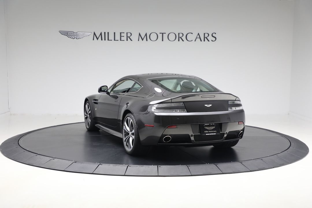 2011 Aston Martin V12 Vantage