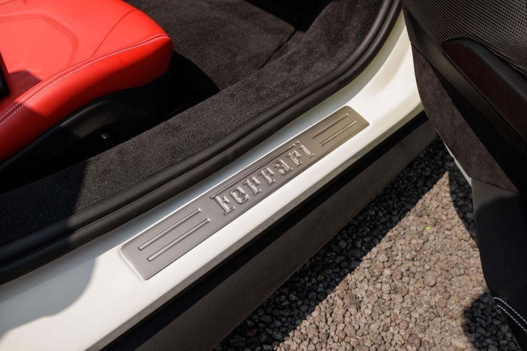 2025 Ferrari 296 GTS