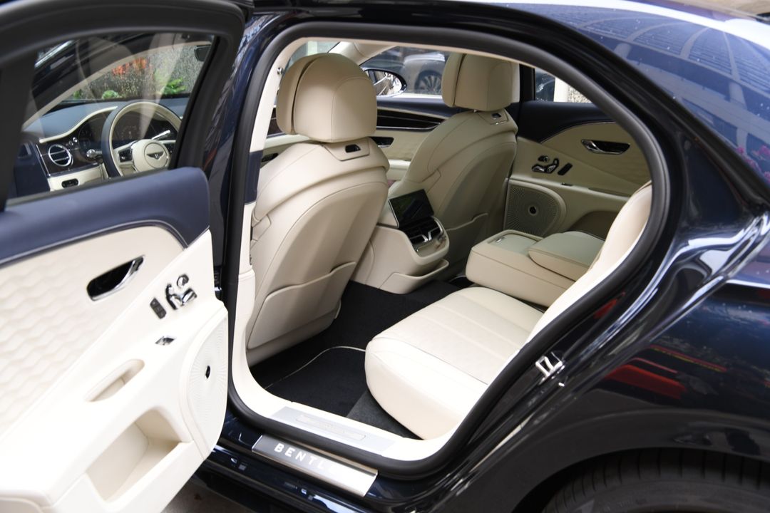 2025 Bentley Flying Spur