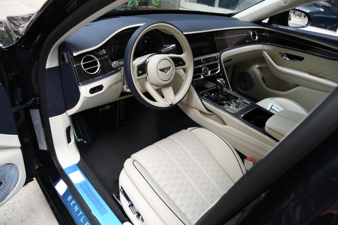 2025 Bentley Flying Spur