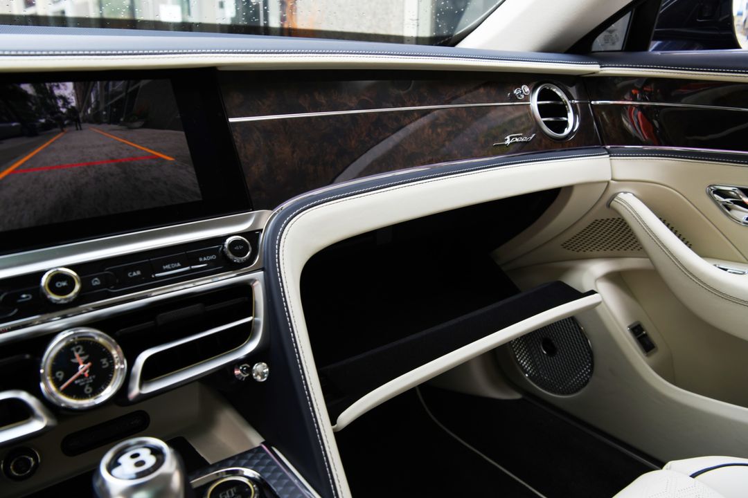 2025 Bentley Flying Spur