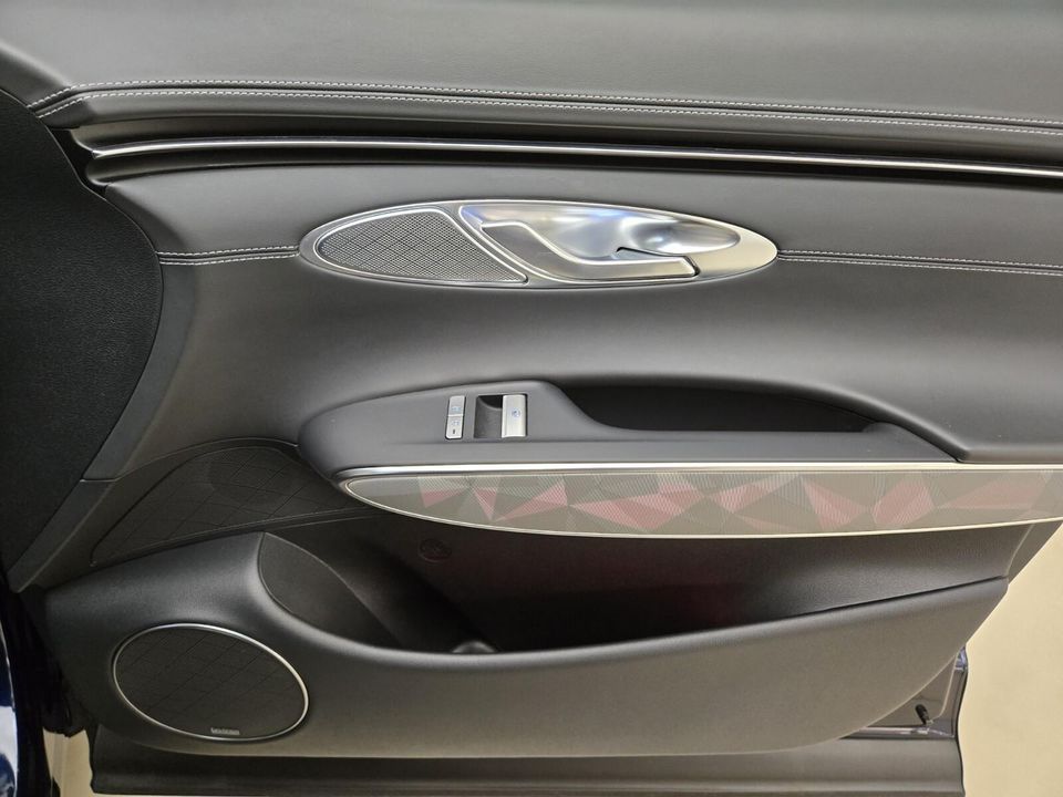 2024 Genesis GV70
