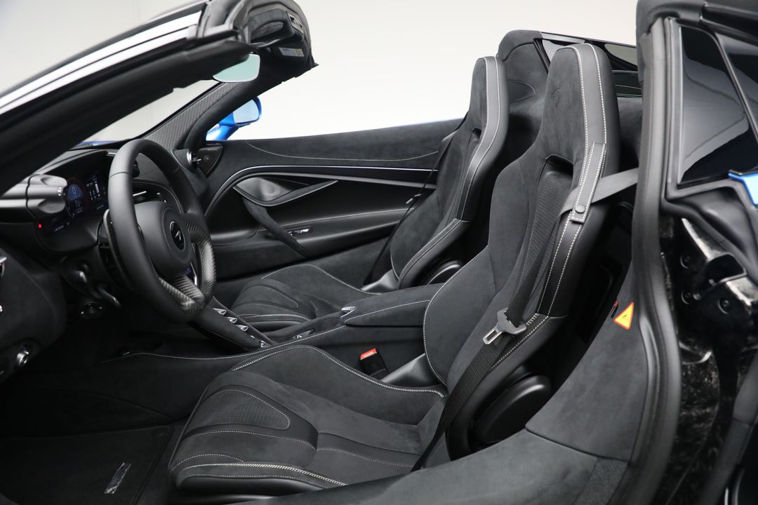 2025 McLaren 750S Spider