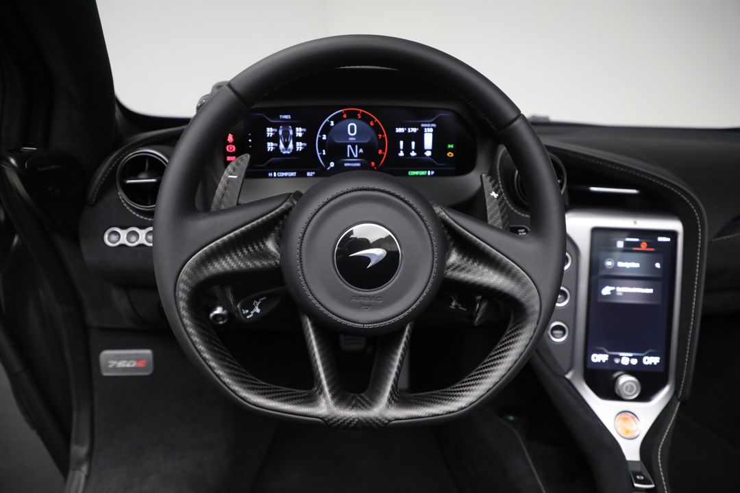 2025 McLaren 750S Spider