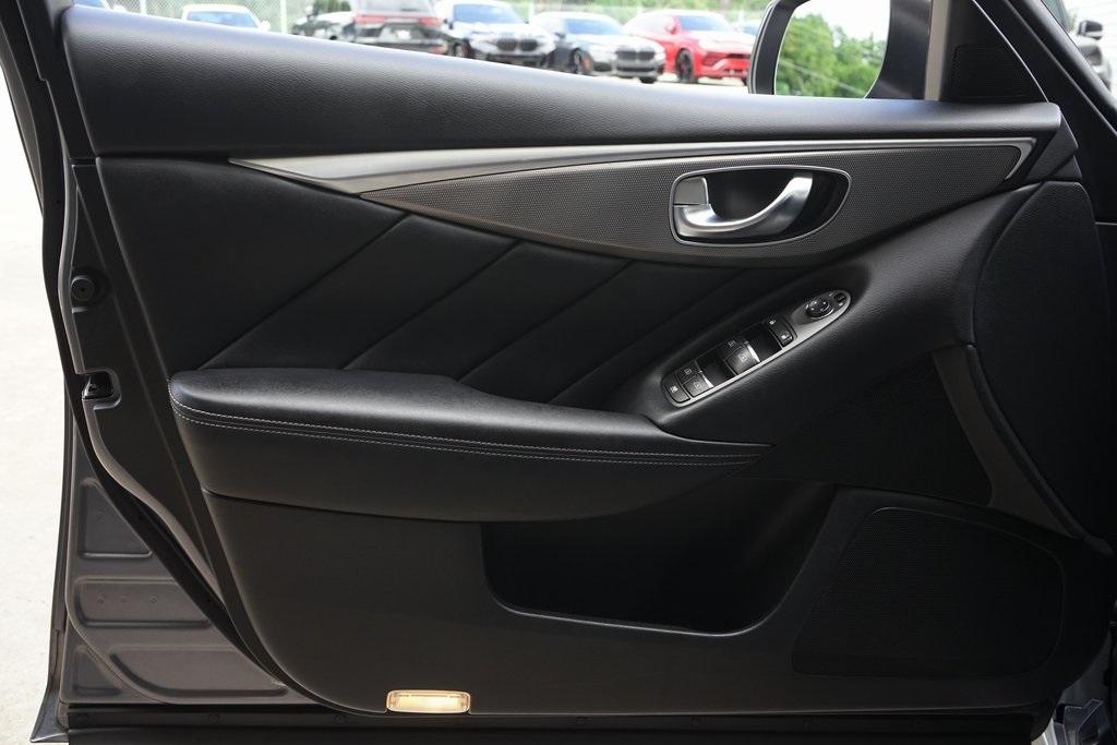 2015 INFINITI Q50