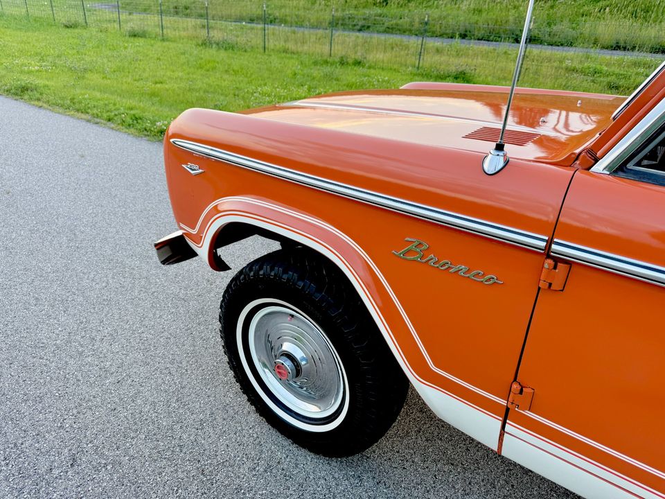 1966 Ford Bronco Half Cab 302