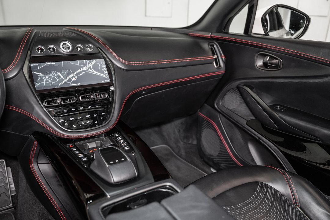 2023 Aston Martin DBX