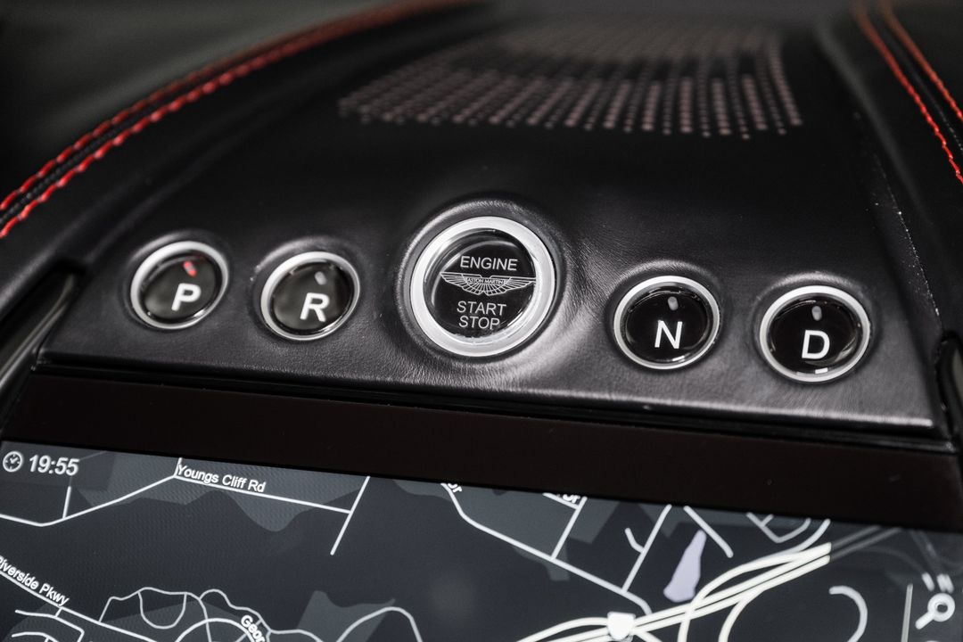 2023 Aston Martin DBX