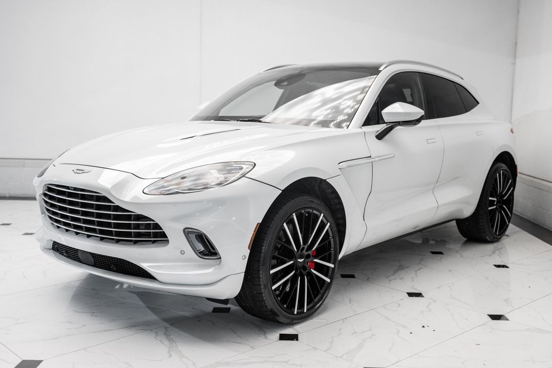 2023 Aston Martin DBX
