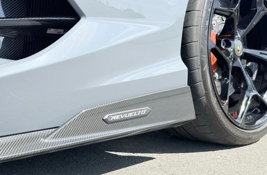 2024 Lamborghini Revuelto