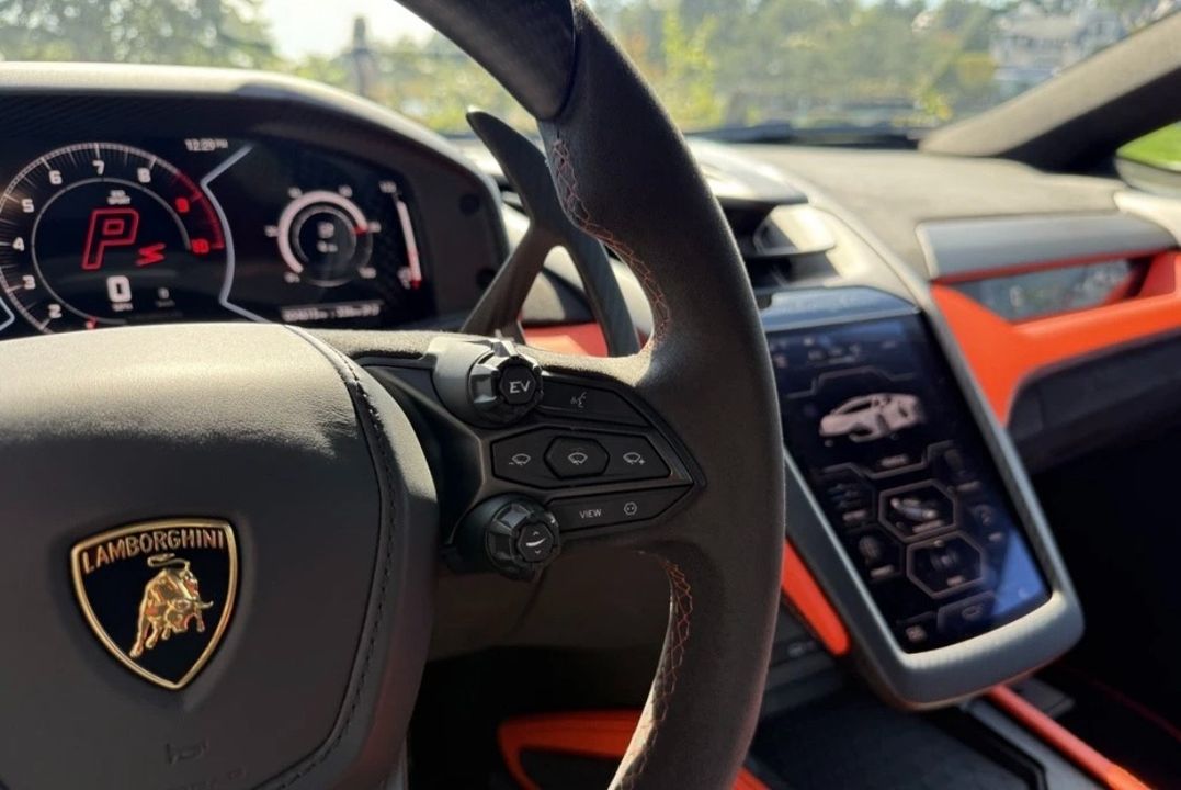 2024 Lamborghini Revuelto