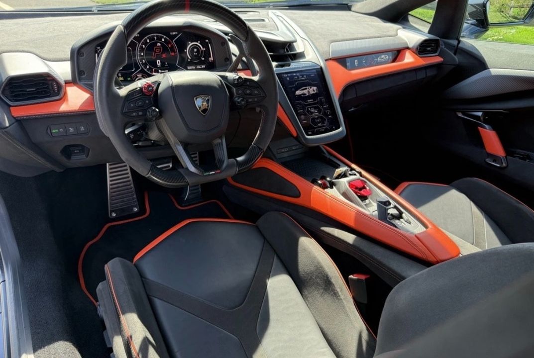 2024 Lamborghini Revuelto