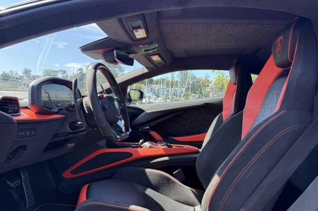 2024 Lamborghini Revuelto