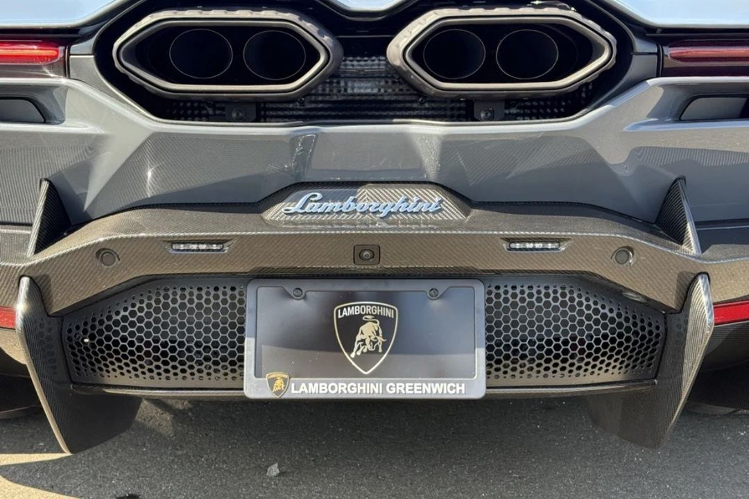 2024 Lamborghini Revuelto