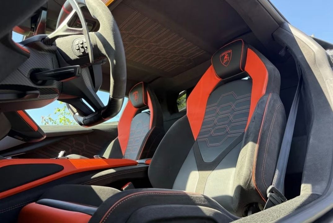 2024 Lamborghini Revuelto