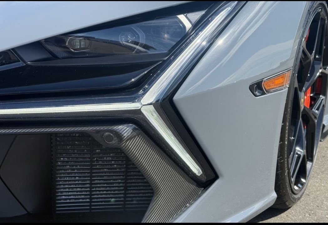 2024 Lamborghini Revuelto