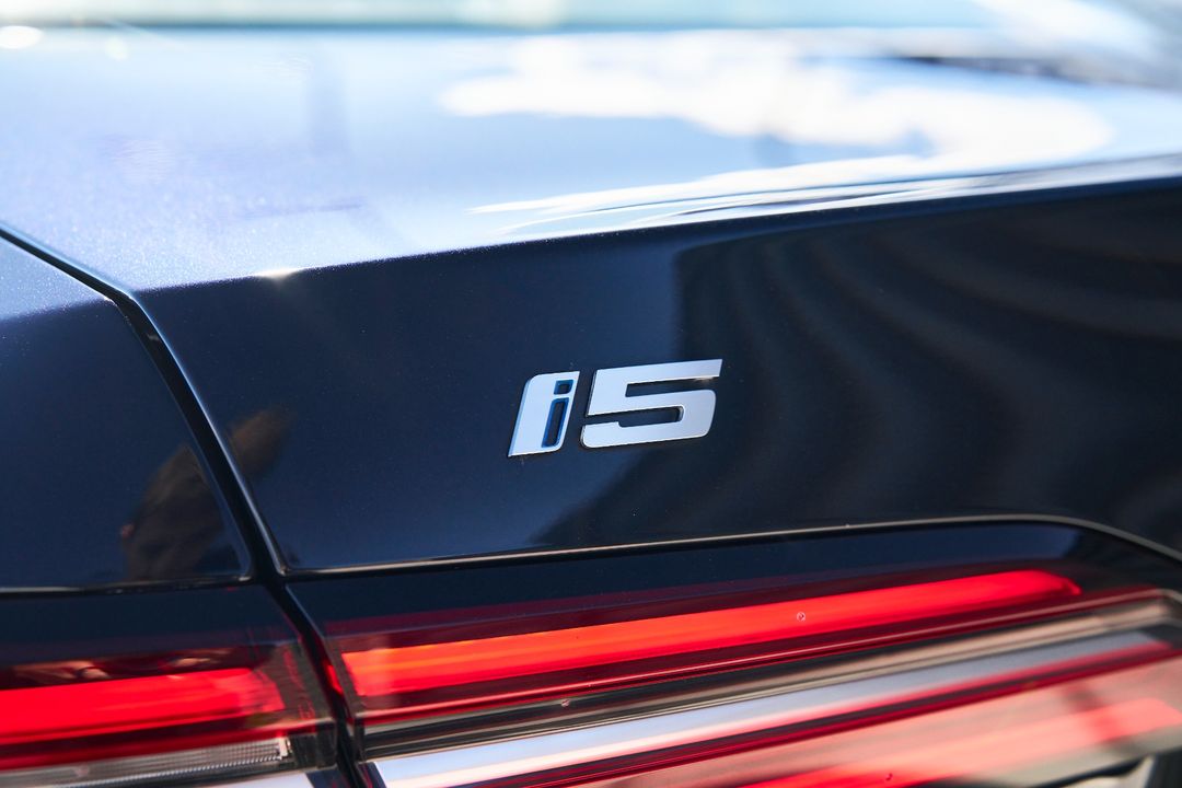2024 BMW i5