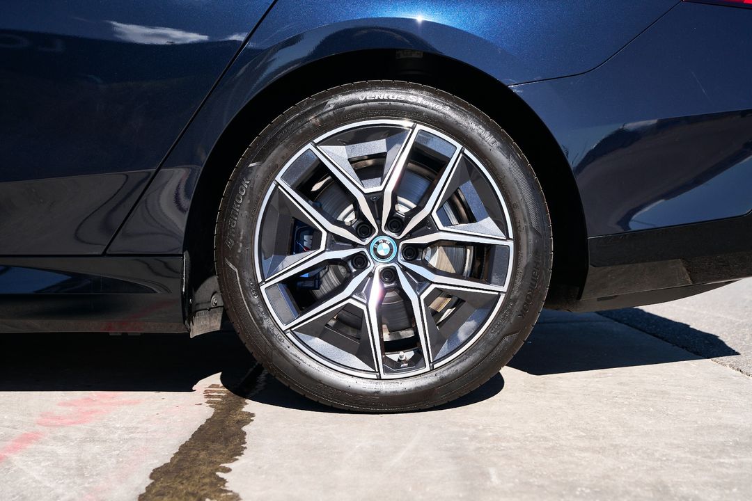 2024 BMW i5