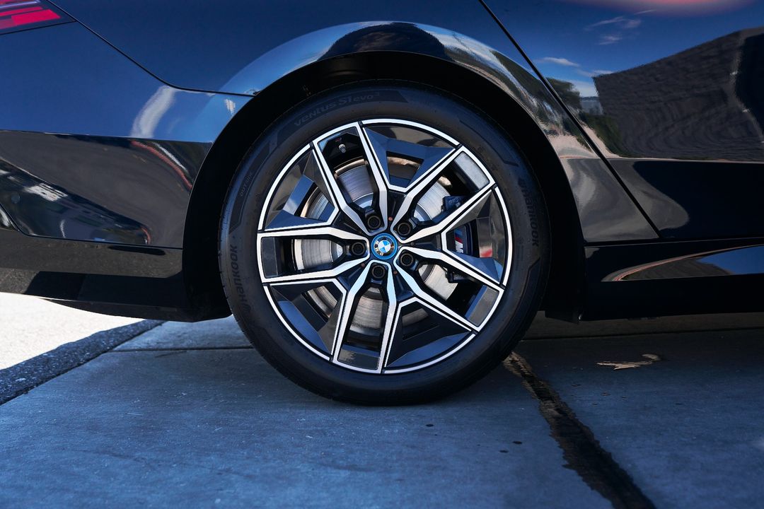 2024 BMW i5