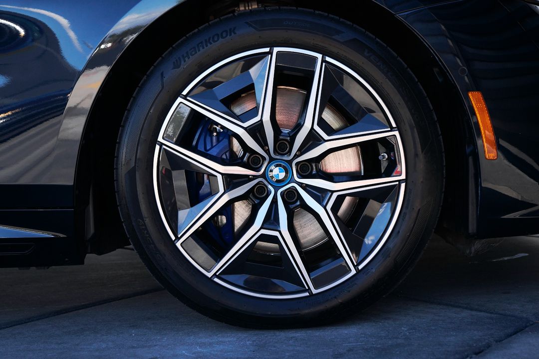 2024 BMW i5