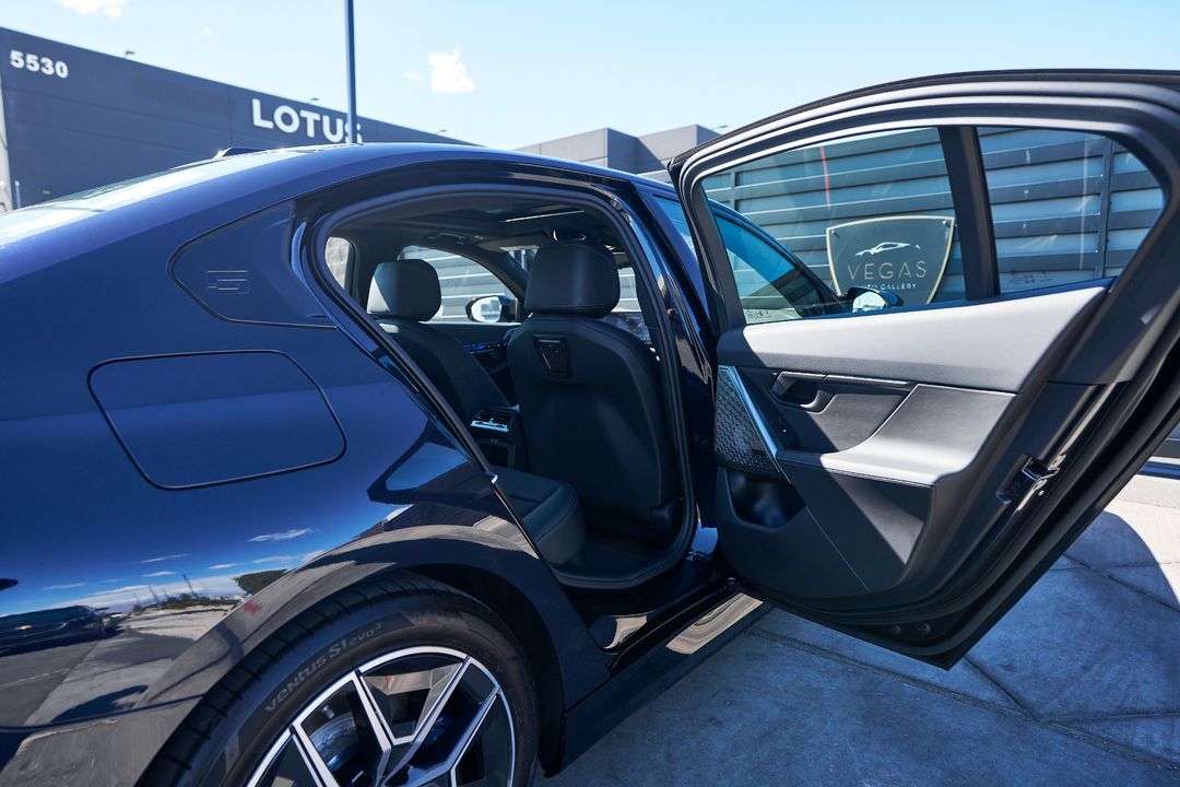 2024 BMW i5