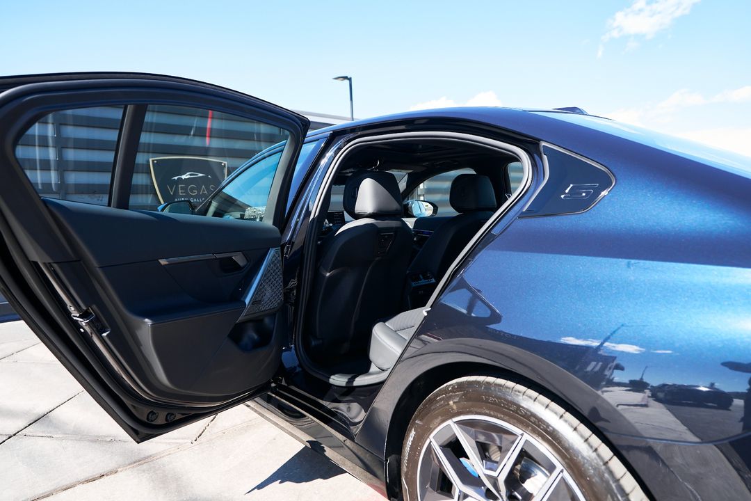 2024 BMW i5
