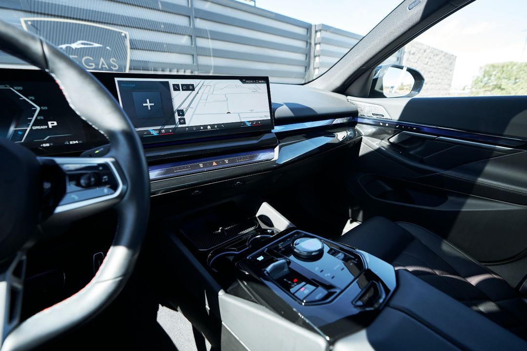 2024 BMW i5