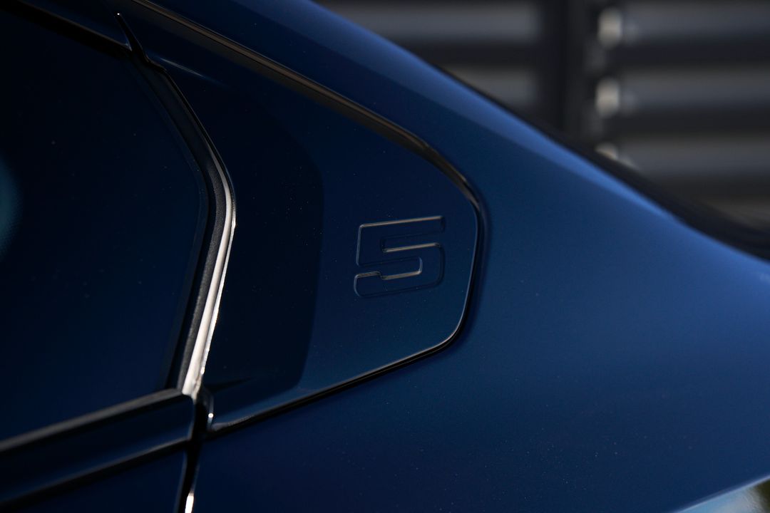 2024 BMW i5