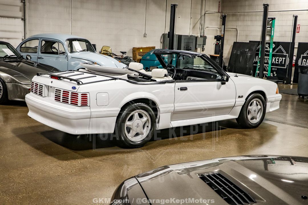 1990 Ford Mustang