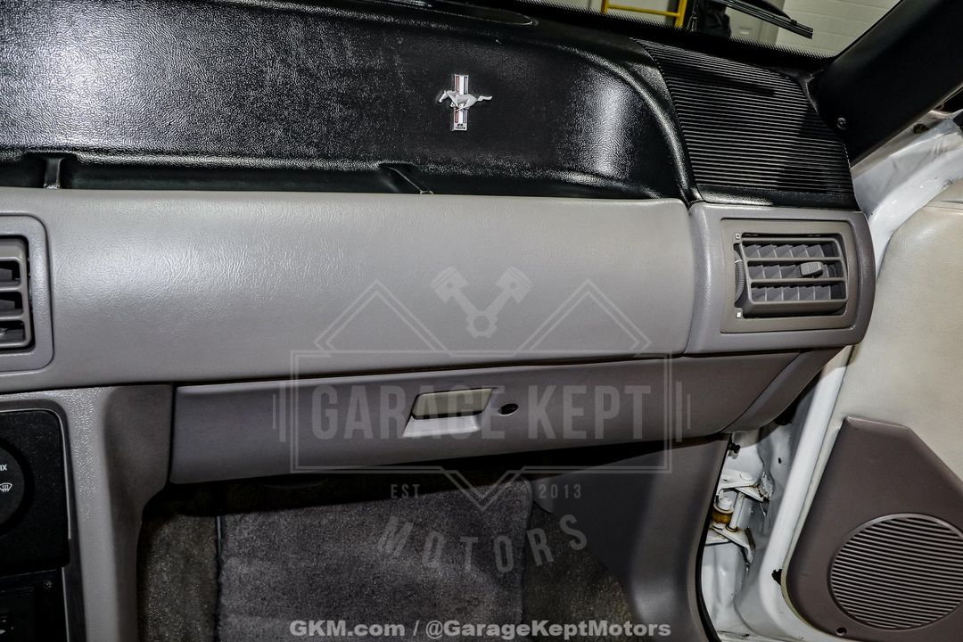 1990 Ford Mustang