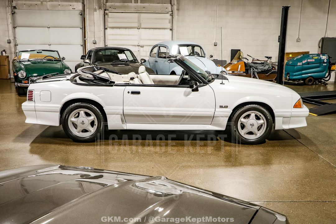 1990 Ford Mustang