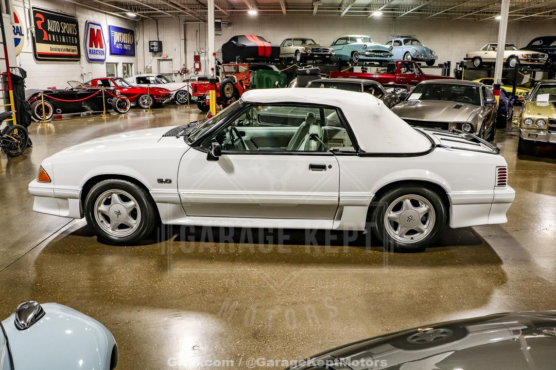 1990 Ford Mustang