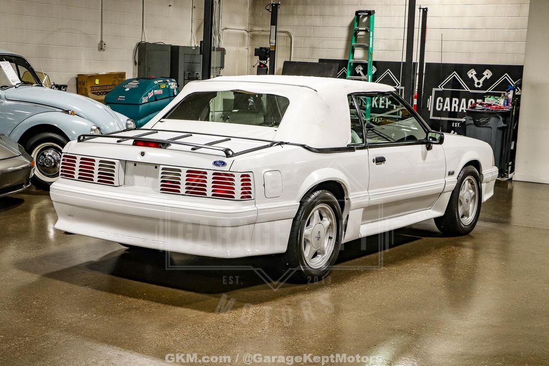 1990 Ford Mustang