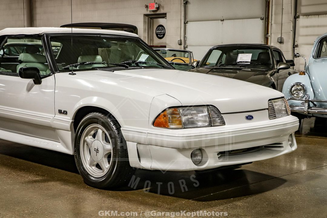 1990 Ford Mustang