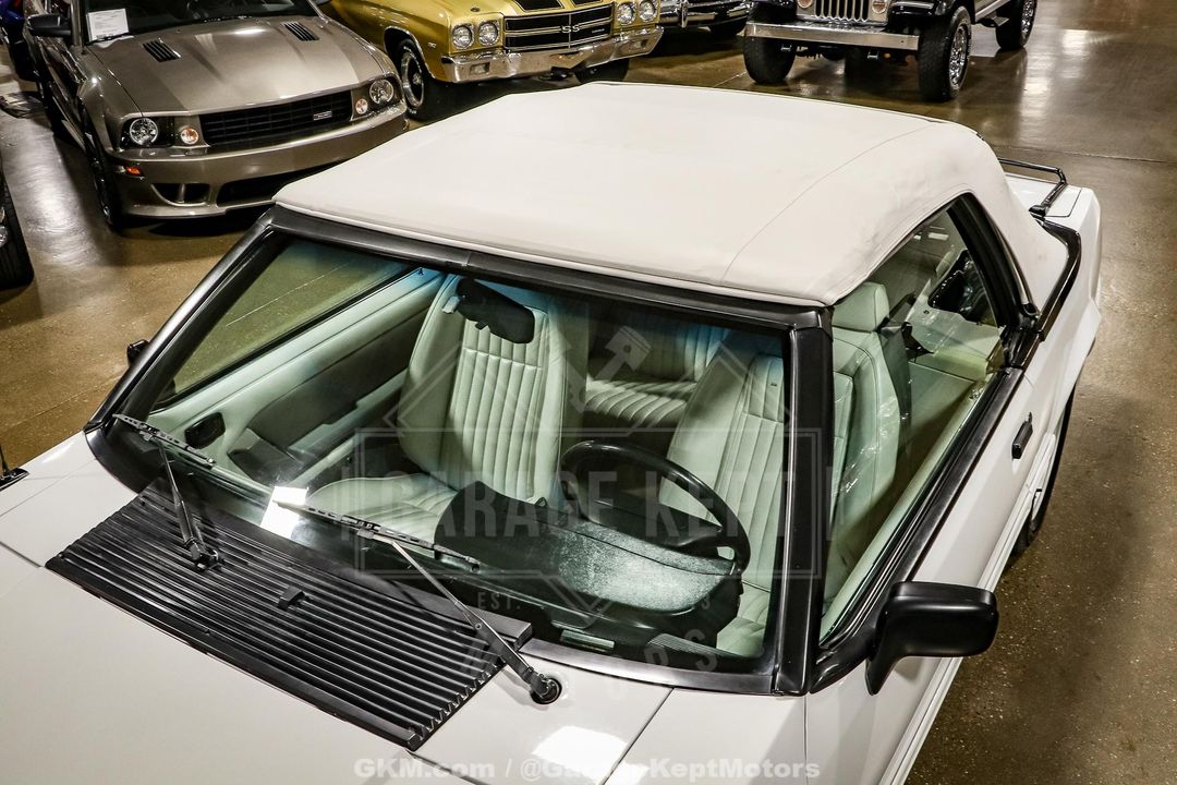 1990 Ford Mustang