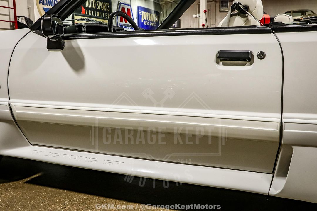 1990 Ford Mustang