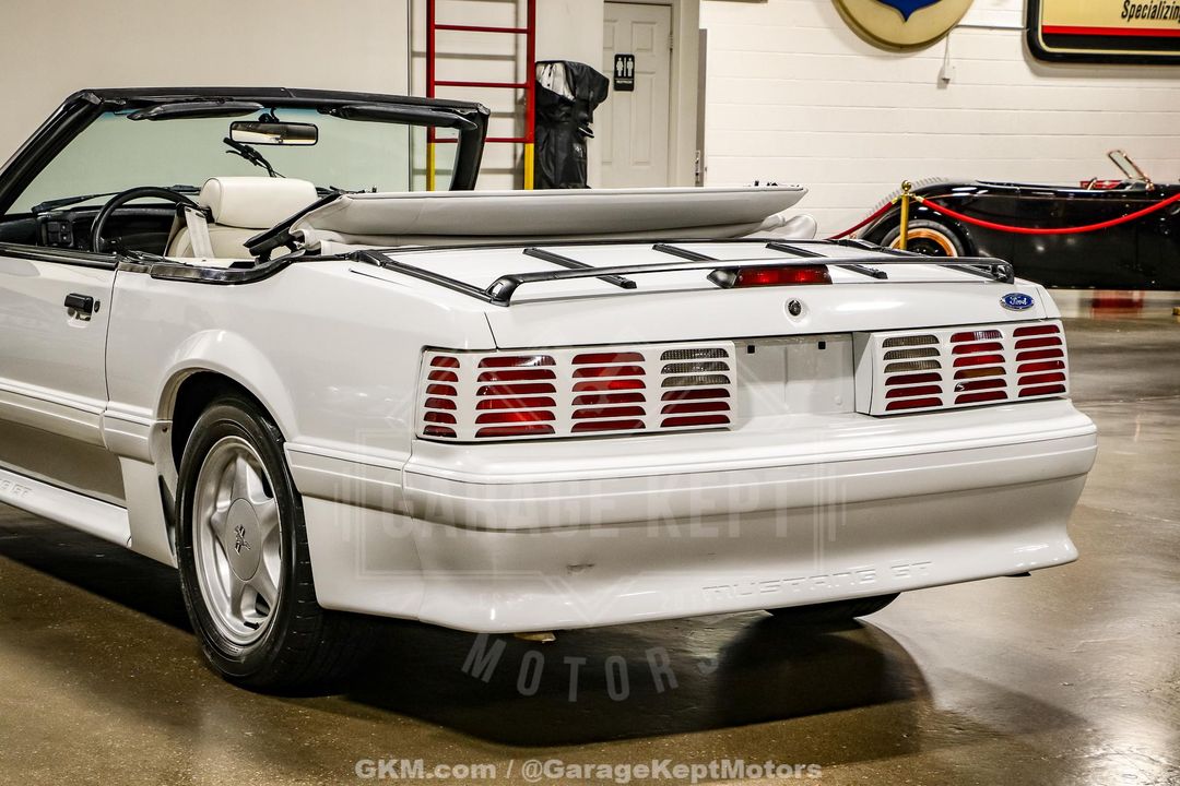 1990 Ford Mustang