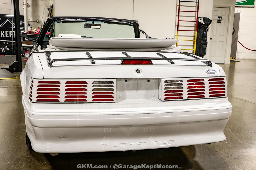 1990 Ford Mustang