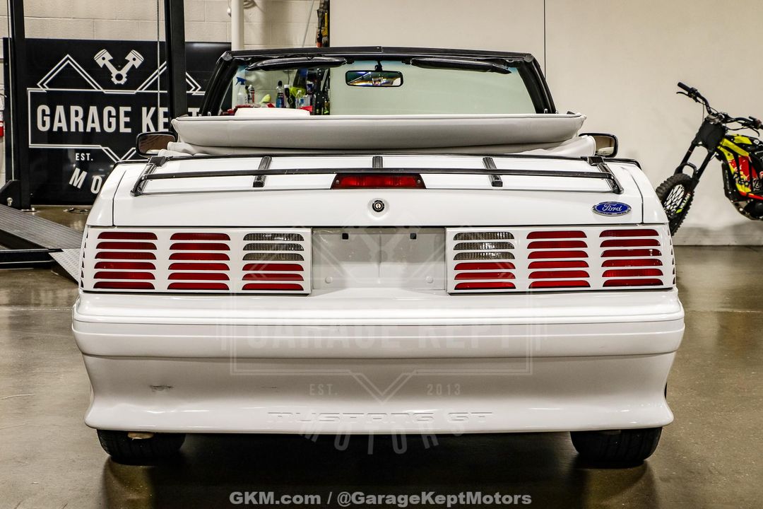 1990 Ford Mustang