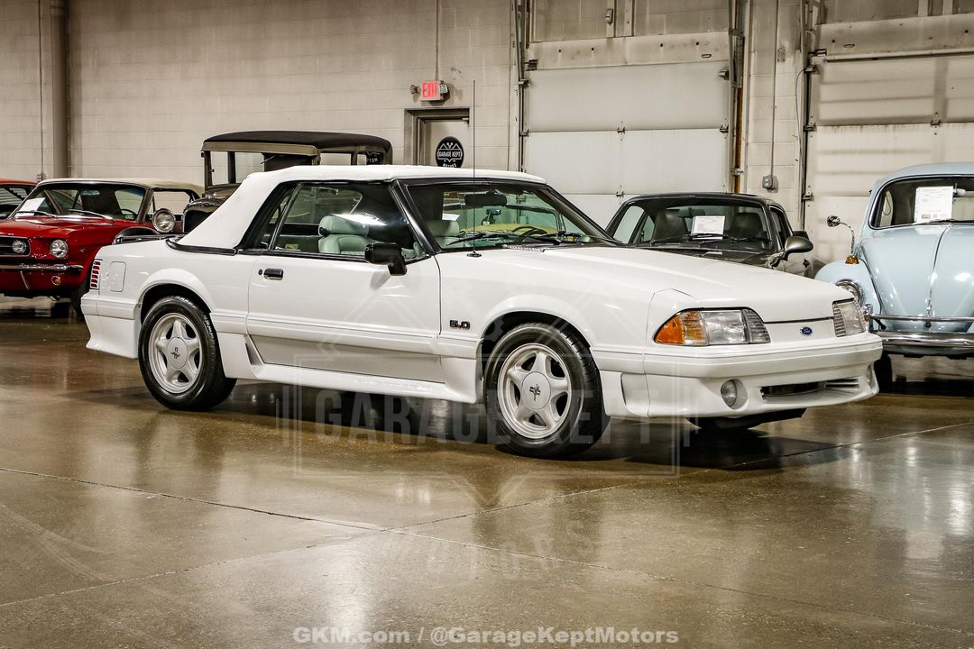 1990 Ford Mustang