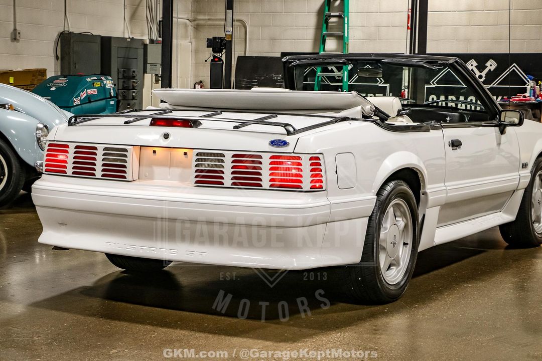 1990 Ford Mustang