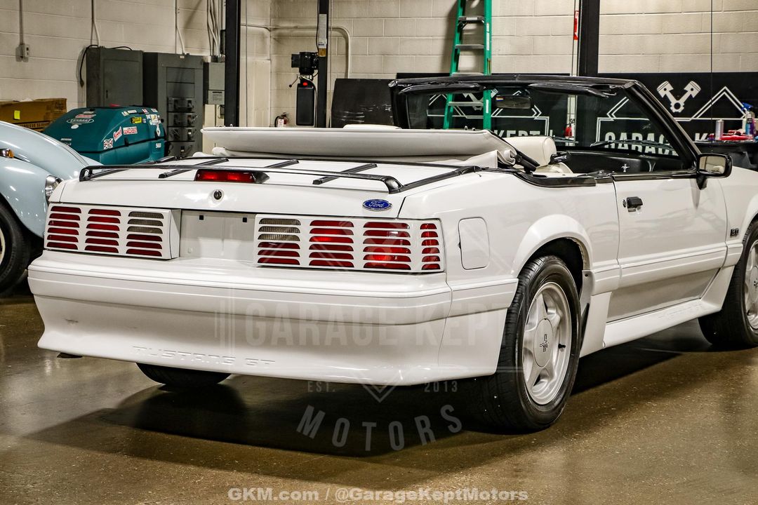 1990 Ford Mustang