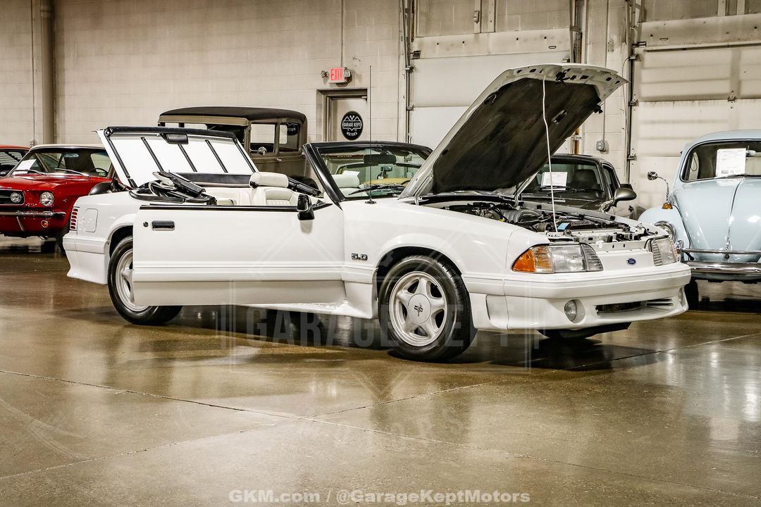 1990 Ford Mustang