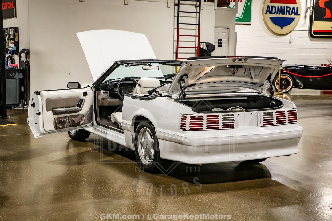 1990 Ford Mustang