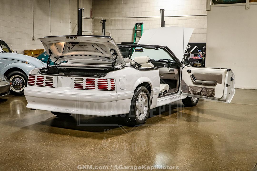 1990 Ford Mustang
