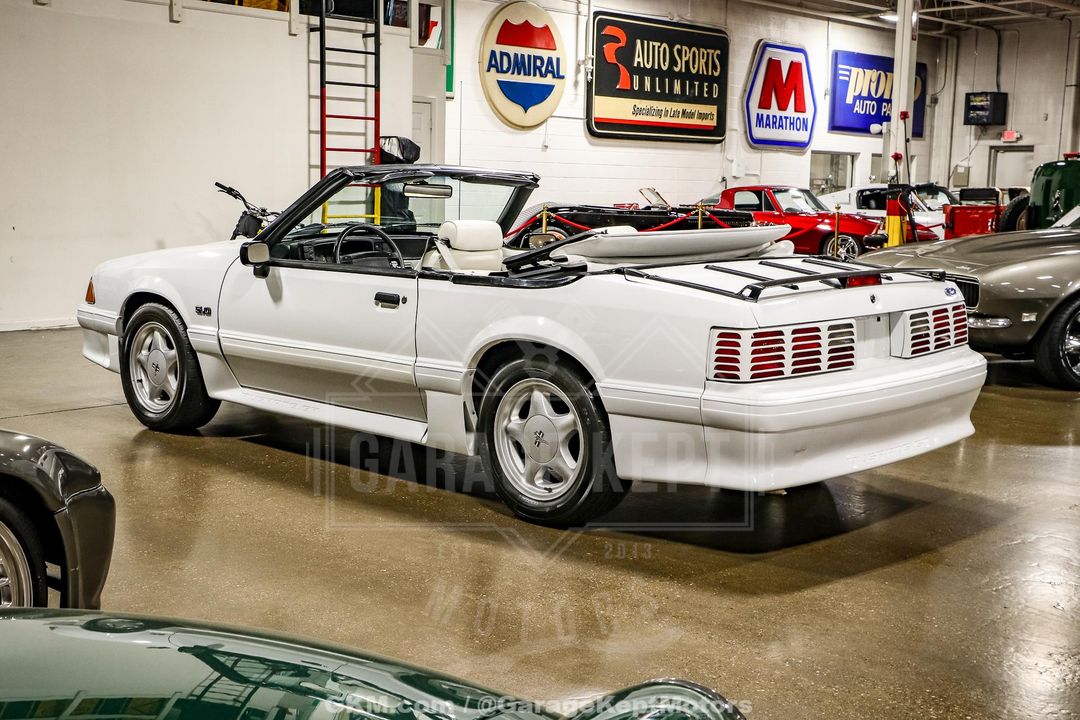 1990 Ford Mustang